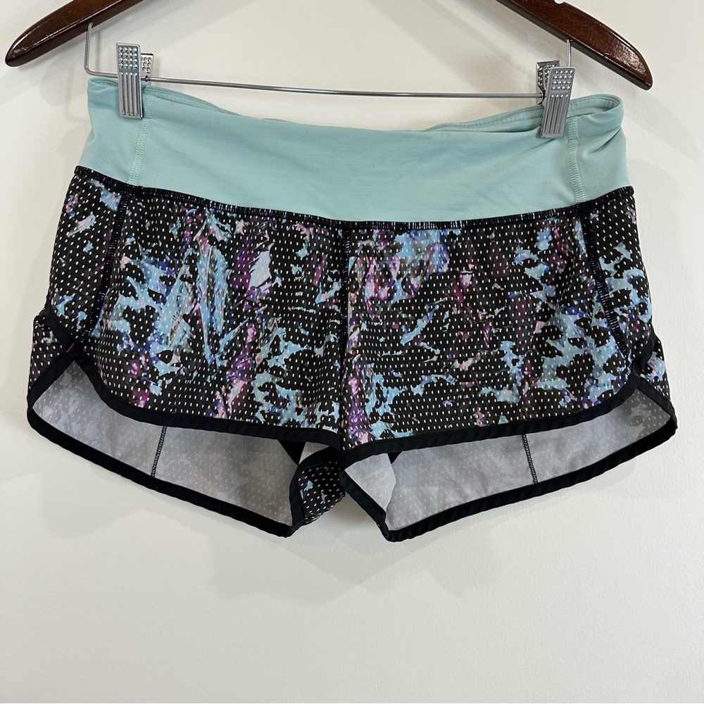 Lululemon Polka Dot Geometric Speed Up Shorts Size 6